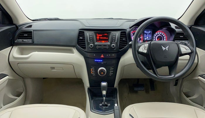 2022 Mahindra XUV 3OO W6 1.5 DIESEL AMT, Diesel, Automatic, 7,064 km, Dashboard