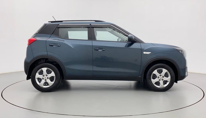 2022 Mahindra XUV 3OO W6 1.5 DIESEL AMT, Diesel, Automatic, 7,064 km, Right Side View