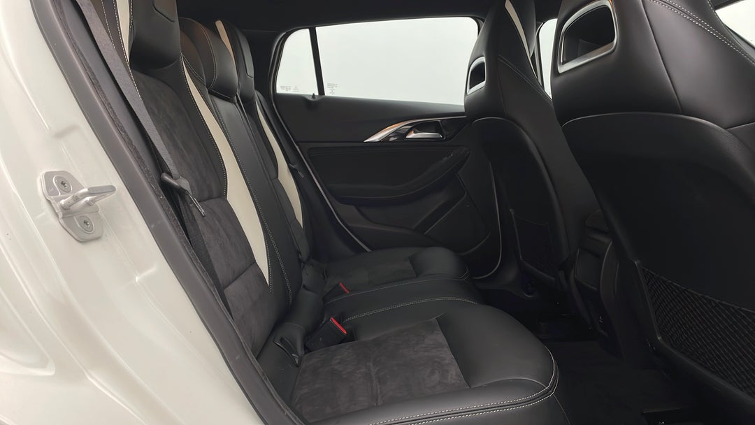 2016 Infiniti Q30 Sport 2.0t, Automatic, 69382 km, Right Side Rear Door Cabin View