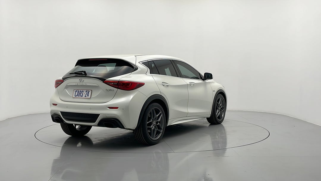 2016 Infiniti Q30 Sport 2.0t, Automatic, 69382 km, Right Back Diagonal (45- Degree) View
