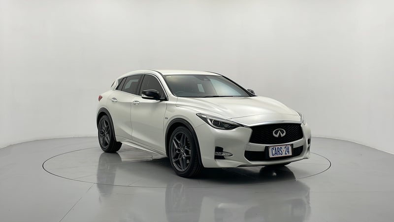 2016 Infiniti Q30 