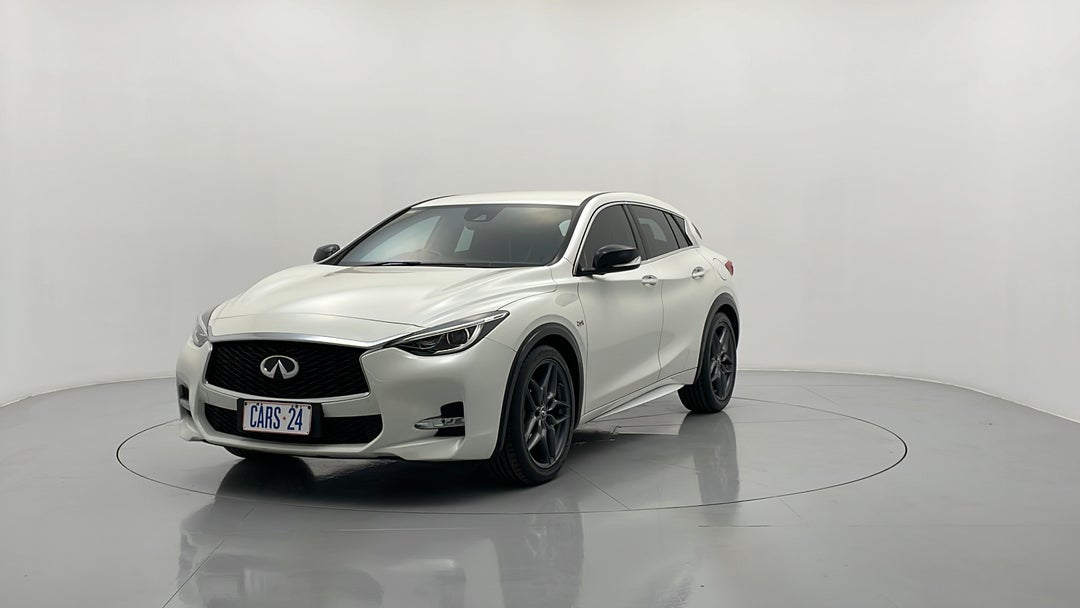 2016 Infiniti Q30 Sport 2.0t, Automatic, 69382 km, Left Front Diagonal (45- Degree) View