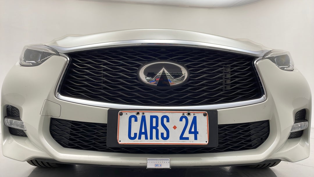 2016 Infiniti Q30 Sport 2.0t, Automatic, 69382 km, Bumper Front Chip