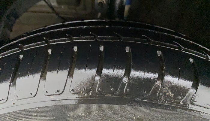 2021 Maruti Swift VXI, Petrol, Manual, 14,138 km, Left Front Tyre Tread