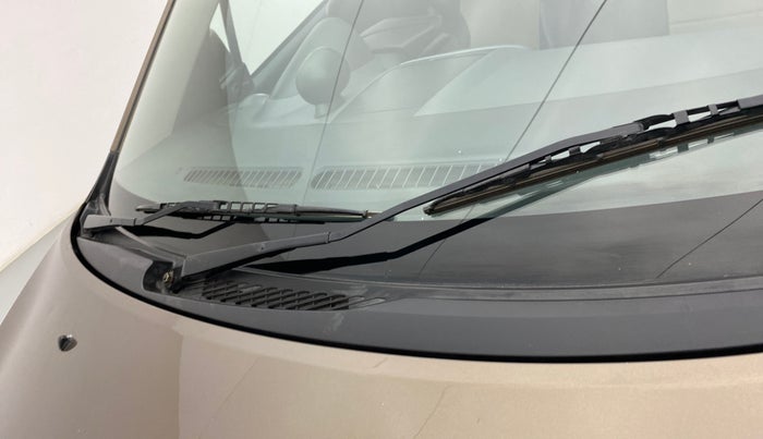 2013 Maruti Ritz VXI, Petrol, Manual, 1,07,239 km, Front windshield - Noise From Wiper System