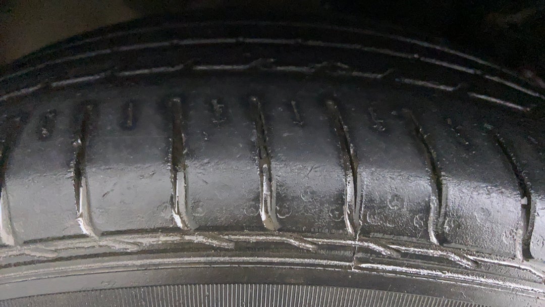 Right Rear Tyre Tread