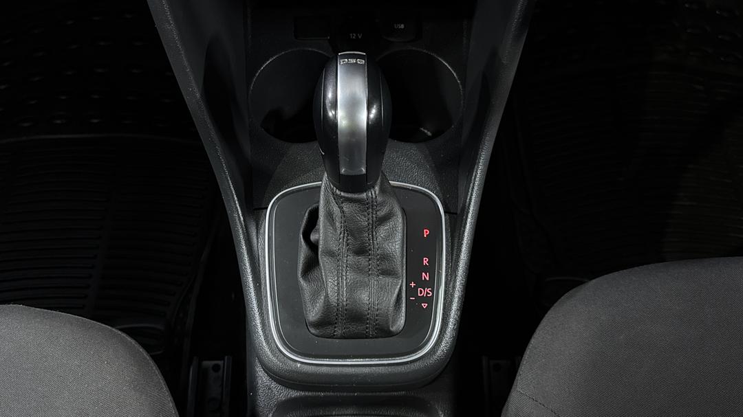 2015 Volkswagen Polo 66 Tsi Trendline, Automatic, 62982 km, Gear Lever 