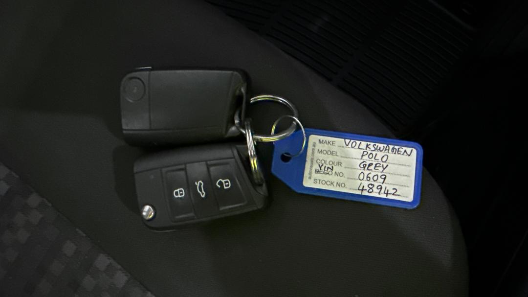 2015 Volkswagen Polo 66 Tsi Trendline, Automatic, 62982 km, Key Close-up
