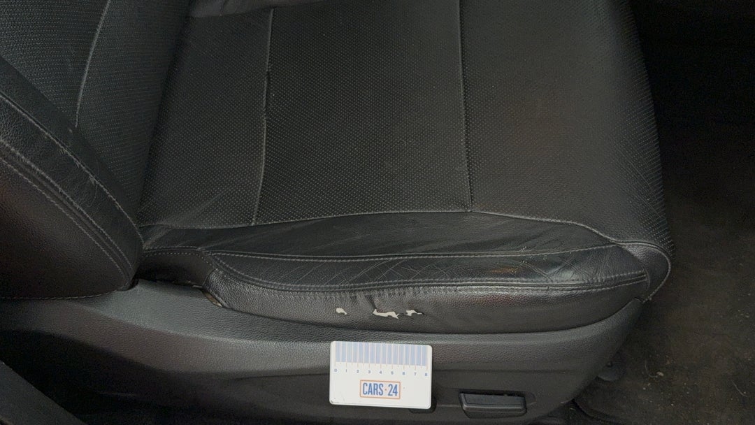 Seats Front RHS Wear
