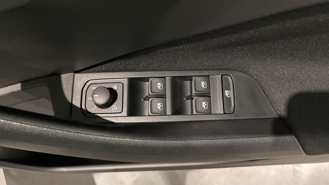 2025 SKODA Kamiq 85tsi Select, Automatic, 5527 km, Drivers Side Door Panel Controls