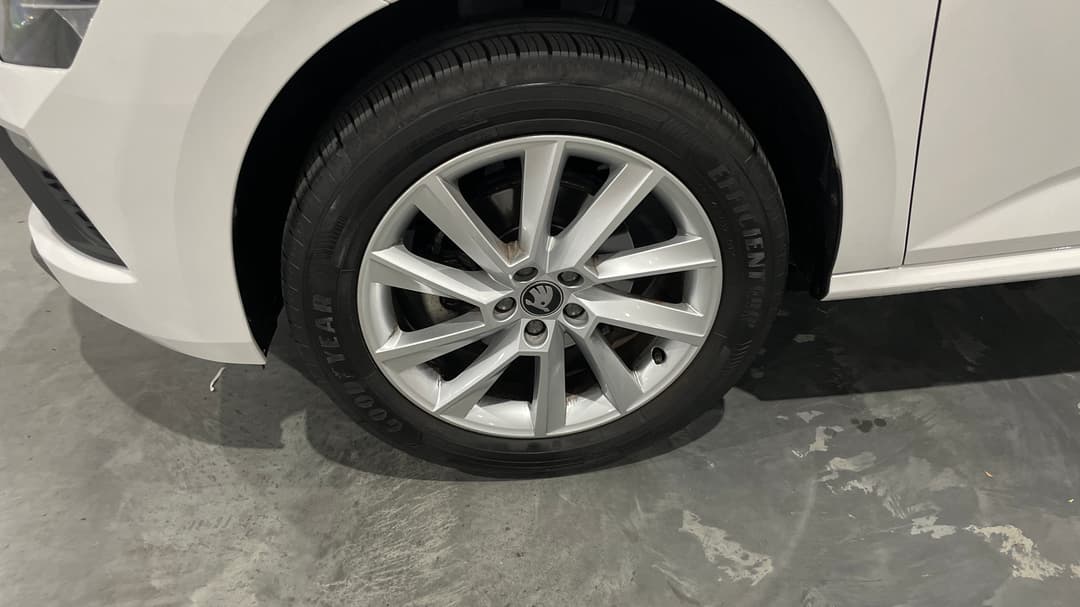 2025 SKODA Kamiq 85tsi Select, Automatic, 5527 km, Left Front Wheel