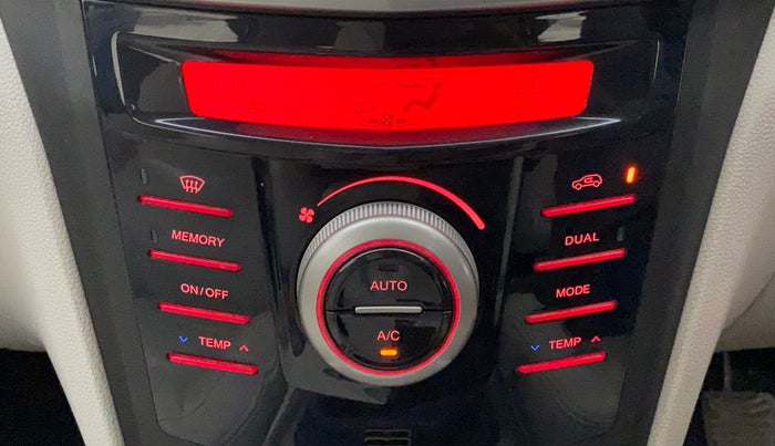 2019 Mahindra XUV300 W8 (O) 1.5 DIESEL, Diesel, Manual, 64,315 km, Automatic Climate Control