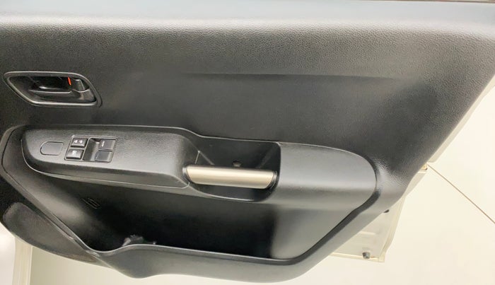 2017 Maruti IGNIS SIGMA 1.2, Petrol, Manual, 66,310 km, Driver Side Door Panels Control