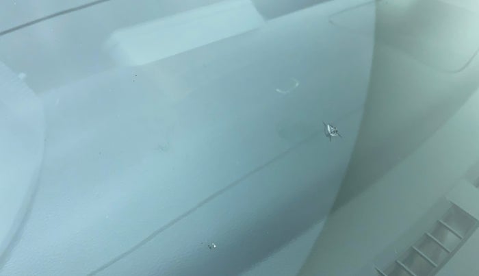 2017 Maruti IGNIS SIGMA 1.2, Petrol, Manual, 66,310 km, Front windshield - Minor spot on windshield