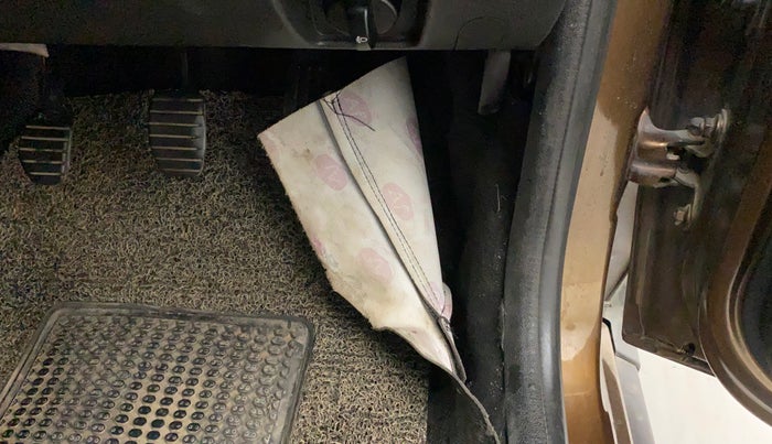 2018 Renault Duster 85 PS RXS MT DIESEL, Diesel, Manual, 46,429 km, Flooring - Carpet is minor damage