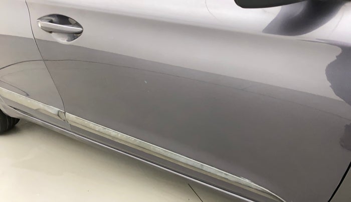 2016 Hyundai Elite i20 SPORTZ 1.2, Petrol, Manual, 1,01,400 km, Driver-side door - Slightly rusted