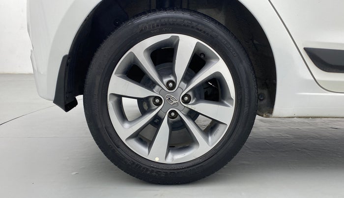 2017 Hyundai Elite i20 ASTA 1.2 DUAL TONE, Petrol, Manual, 29,648 km, Right Rear Wheel
