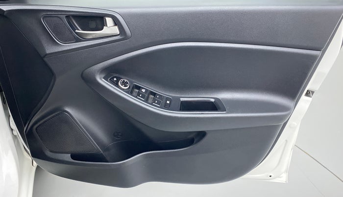 2017 Hyundai Elite i20 ASTA 1.2 DUAL TONE, Petrol, Manual, 29,648 km, Driver Side Door Panels Control