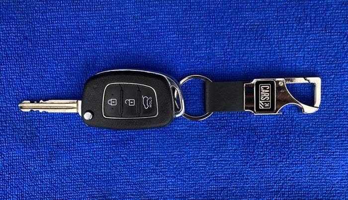 2017 Hyundai Elite i20 ASTA 1.2 DUAL TONE, Petrol, Manual, 29,648 km, Key Close Up