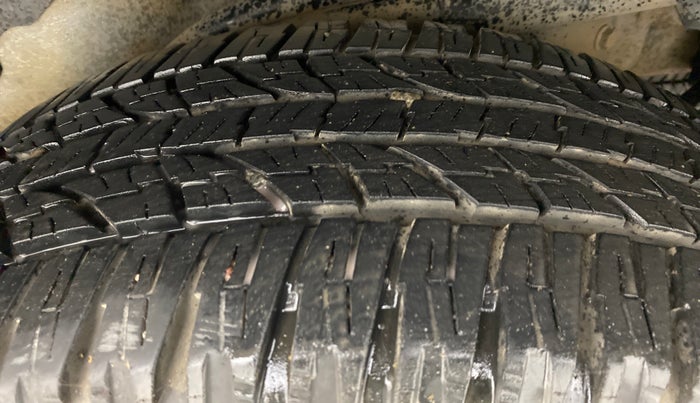 2014 Mahindra XUV500 W8 FWD, Diesel, Manual, 87,861 km, Left Rear Tyre Tread