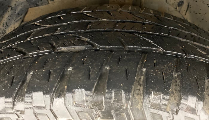 2014 Mahindra XUV500 W8 FWD, Diesel, Manual, 87,861 km, Left Front Tyre Tread