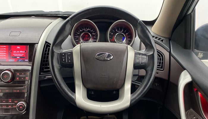 2014 Mahindra XUV500 W8 FWD, Diesel, Manual, 87,861 km, Steering Wheel Close Up