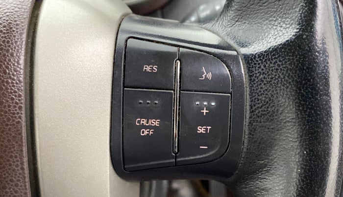 2014 Mahindra XUV500 W8 FWD, Diesel, Manual, 87,861 km, Adaptive Cruise Control