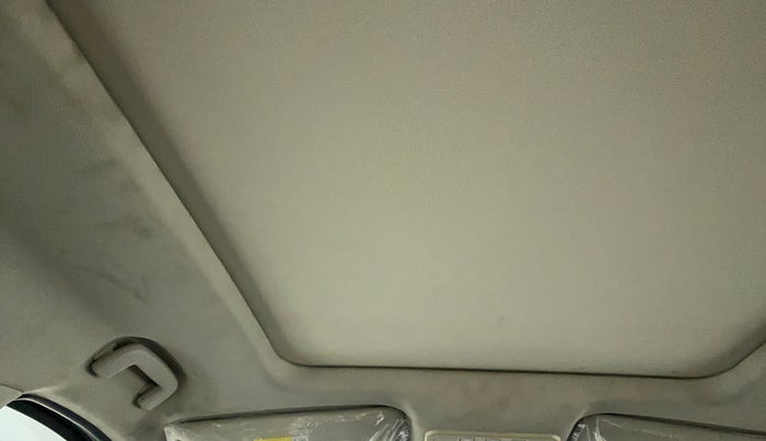 2021 Tata Safari XT PLUS, Diesel, Manual, 35,190 km, Ceiling - Roof lining is slightly discolored
