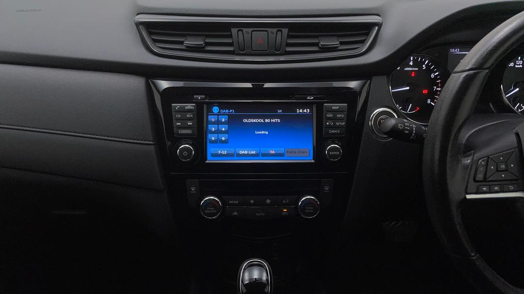 2018 Nissan X-trail St-l (2wd), Automatic, 66354 km, Center Console