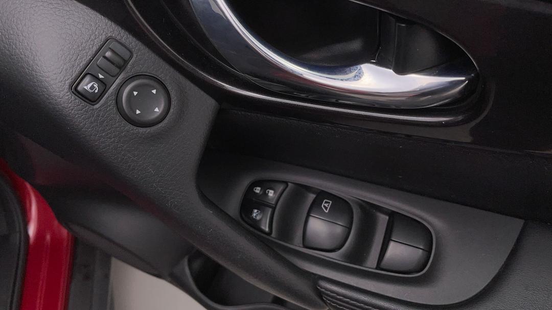 2018 Nissan X-trail St-l (2wd), Automatic, 66354 km, Drivers Side Door Panel Controls