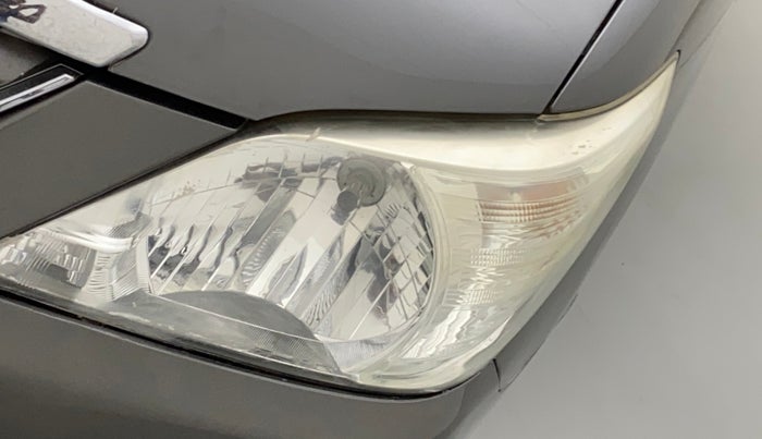 2013 Toyota Innova 2.5 GX 7 STR, Diesel, Manual, 1,28,373 km, Left headlight - Faded