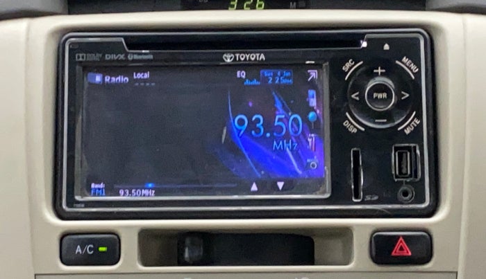 2013 Toyota Innova 2.5 GX 7 STR, Diesel, Manual, 1,28,373 km, Infotainment System
