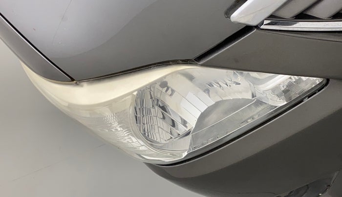 2013 Toyota Innova 2.5 GX 7 STR, Diesel, Manual, 1,28,373 km, Right headlight - Faded