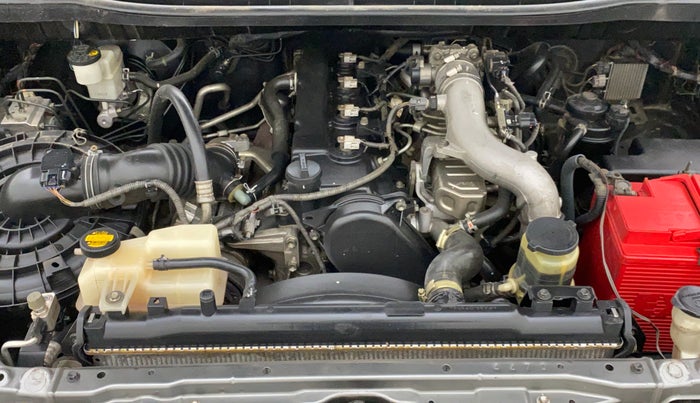 2013 Toyota Innova 2.5 GX 7 STR, Diesel, Manual, 1,28,373 km, Open Bonet