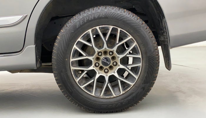 2013 Toyota Innova 2.5 GX 7 STR, Diesel, Manual, 1,28,373 km, Left Rear Wheel