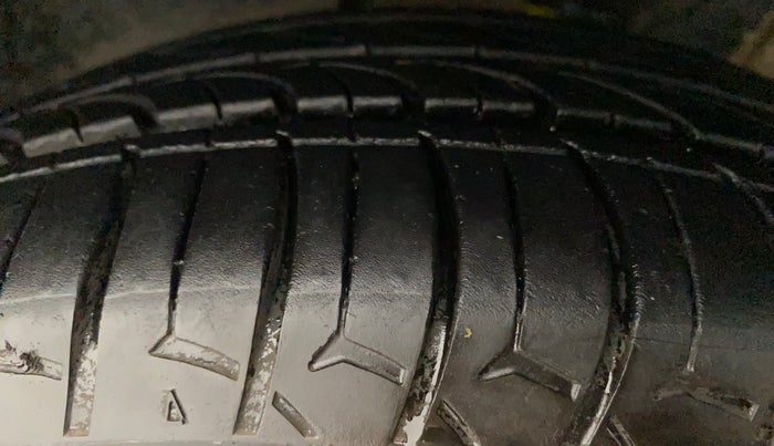 2017 Maruti IGNIS ZETA 1.2 AMT, Petrol, Automatic, 56,303 km, Left Front Tyre Tread