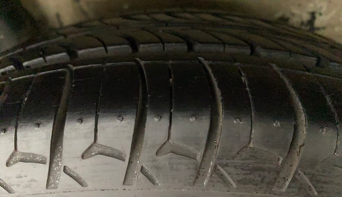 2017 Maruti IGNIS ZETA 1.2 AMT, Petrol, Automatic, 56,303 km, Right Rear Tyre Tread