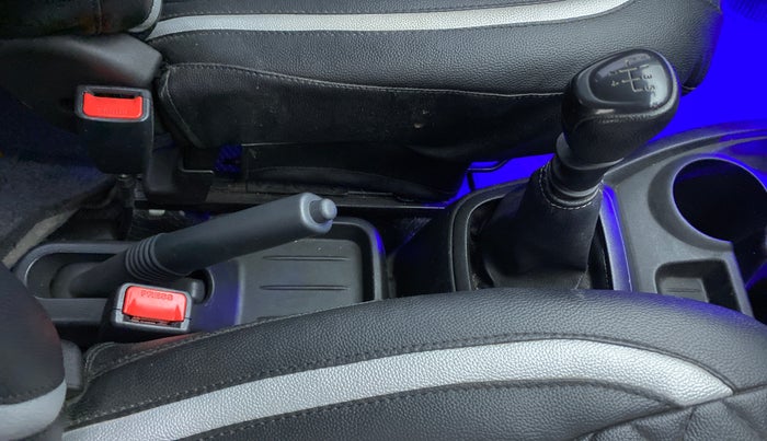2019 Datsun Redi Go A, Petrol, Manual, 21,192 km, Gear Lever