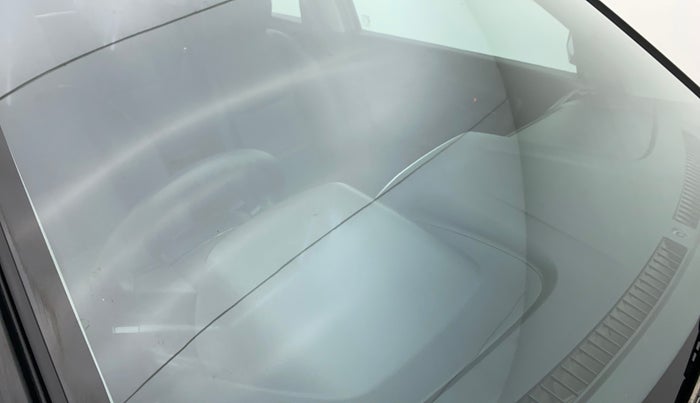 2019 Maruti Vitara Brezza VDI, Diesel, Manual, 28,244 km, Front windshield - Minor spot on windshield