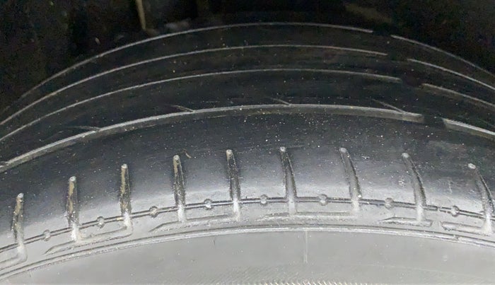 2019 Maruti Vitara Brezza VDI, Diesel, Manual, 28,244 km, Right Rear Tyre Tread