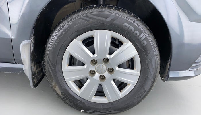 2017 Volkswagen Ameo TRENDLINE 1.2, Petrol, Manual, 39,642 km, Right Front Wheel