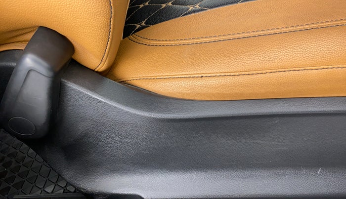 2017 Volkswagen Ameo TRENDLINE 1.2, Petrol, Manual, 39,642 km, Driver Side Adjustment Panel