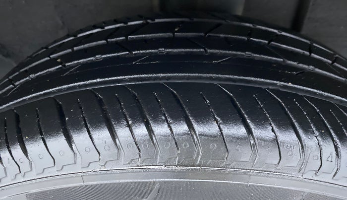 2021 Nissan MAGNITE XE 1.0 MT, Petrol, Manual, 4,467 km, Left Rear Tyre Tread
