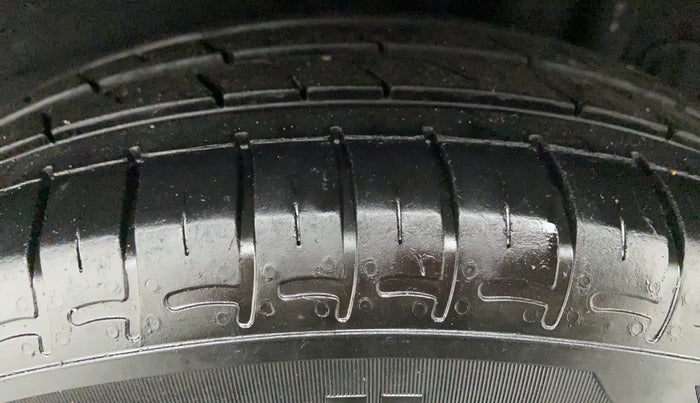 2017 Hyundai Grand i10 Sportz1.2 CRDI, Diesel, Manual, 42,884 km, Left Rear Tyre Tread