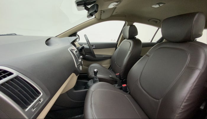 2013 Hyundai i20 SPORTZ 1.2, Petrol, Manual, 51,562 km, Right Side Front Door Cabin