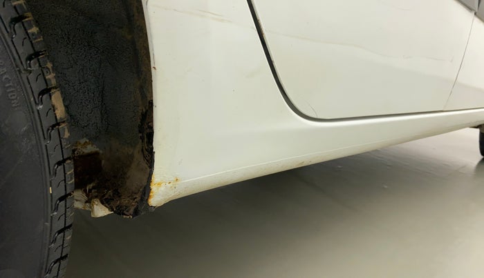 2011 Hyundai i10 MAGNA 1.2, Petrol, Manual, 99,880 km, Right running board - Slightly rusted