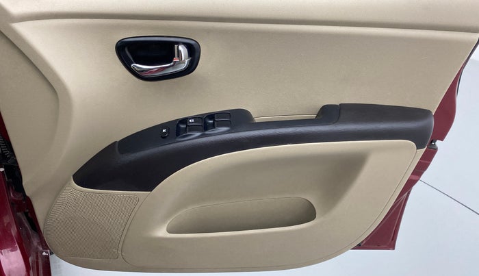 2015 Hyundai i10 SPORTZ 1.1 IRDE2, Petrol, Manual, 31,522 km, Driver Side Door Panels Control