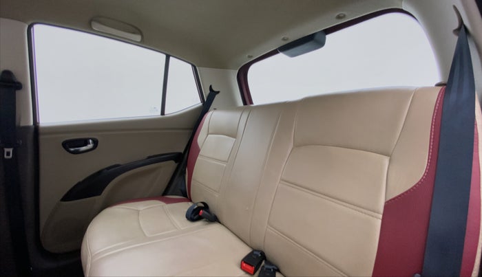 2015 Hyundai i10 SPORTZ 1.1 IRDE2, Petrol, Manual, 31,522 km, Right Side Rear Door Cabin