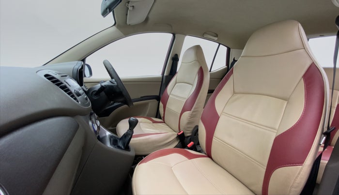 2015 Hyundai i10 SPORTZ 1.1 IRDE2, Petrol, Manual, 31,522 km, Right Side Front Door Cabin