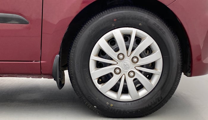 2015 Hyundai i10 SPORTZ 1.1 IRDE2, Petrol, Manual, 31,522 km, Right Front Wheel